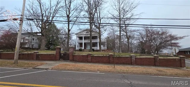 $750,000 | 718 State Street, Chester, IL 62233