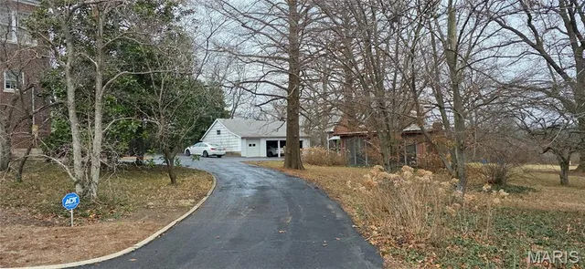 $750,000 | 718 State Street, Chester, IL 62233