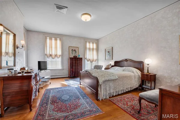 $699,000 | 718 State Street, Chester, IL 62233