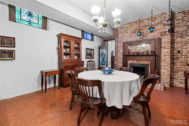 $750,000 | 718 State Street, Chester, IL 62233