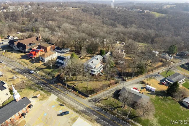 $750,000 | 718 State Street, Chester, IL 62233