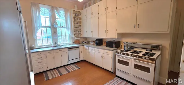 $750,000 | 718 State Street, Chester, IL 62233