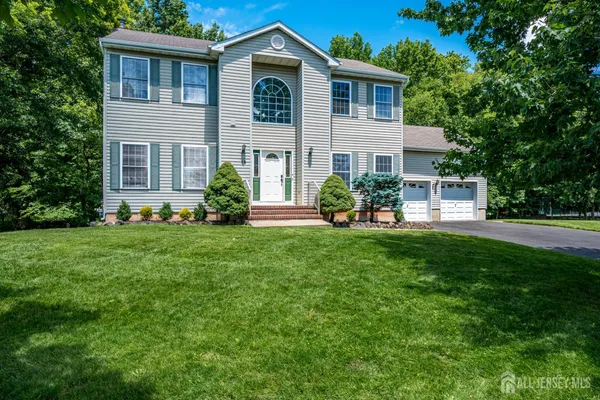 $1,096,000 | 18 Mayercik Court, Edison, NJ 08820