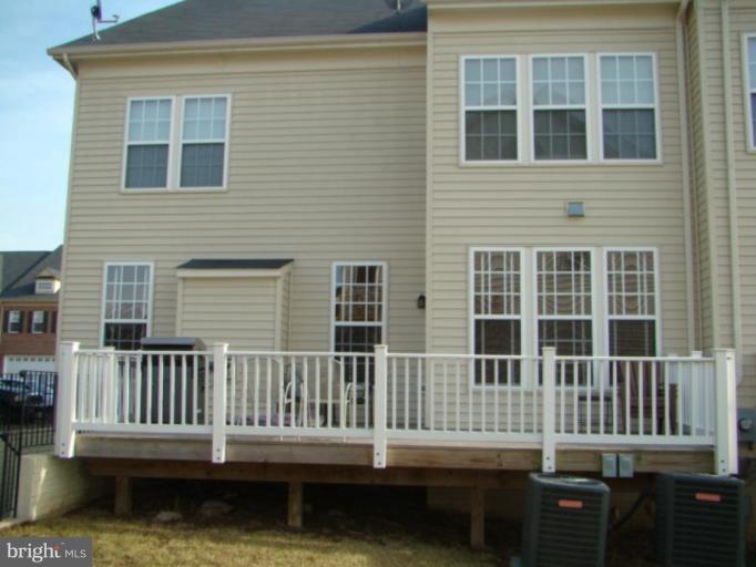 9204 Ribbon Falls Loop Bristow, VA 20136 - Photo 11 of 16 Deck