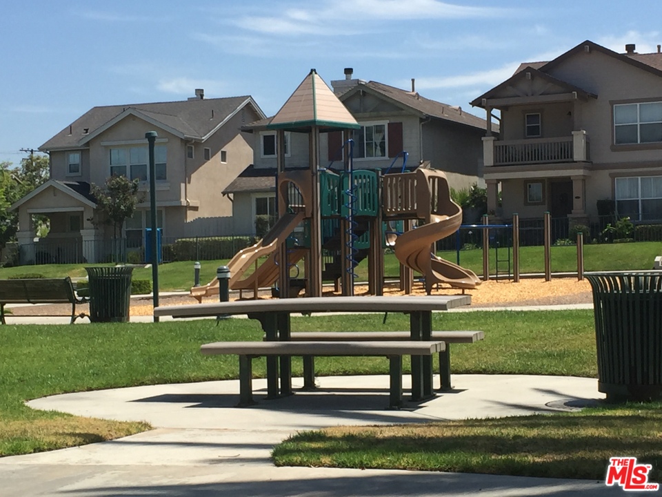 17665 Peachtree Lane Carson, CA 90746 - Photo 8 of 9