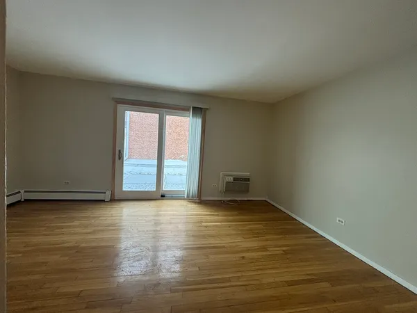 $159,000 | 9546 Dee Road, Unit 1F, Des Plaines, IL 60016
