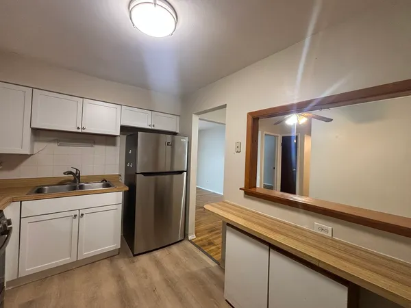 $159,000 | 9546 Dee Road, Unit 1F, Des Plaines, IL 60016