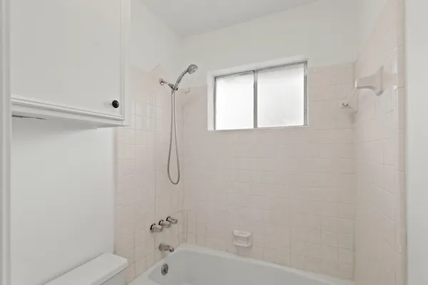 $2,100 | 2310 Anthony Lane, Pearland, TX 77581