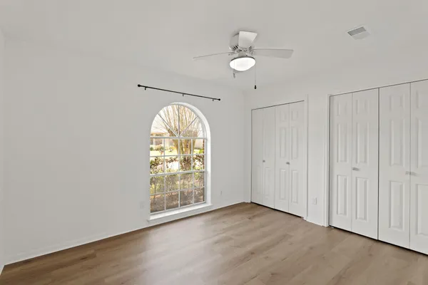 $2,100 | 2310 Anthony Lane, Pearland, TX 77581