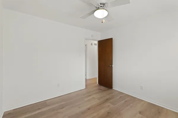 $2,100 | 2310 Anthony Lane, Pearland, TX 77581