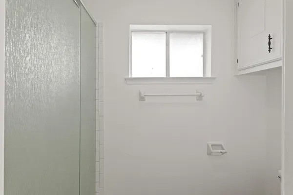 $2,100 | 2310 Anthony Lane, Pearland, TX 77581