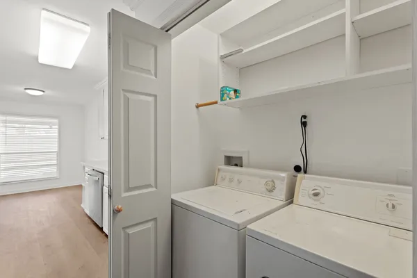 $2,100 | 2310 Anthony Lane, Pearland, TX 77581