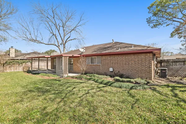 $2,100 | 2310 Anthony Lane, Pearland, TX 77581