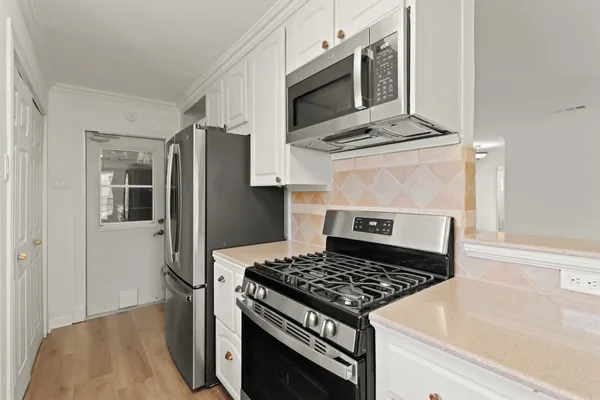 $2,100 | 2310 Anthony Lane, Pearland, TX 77581