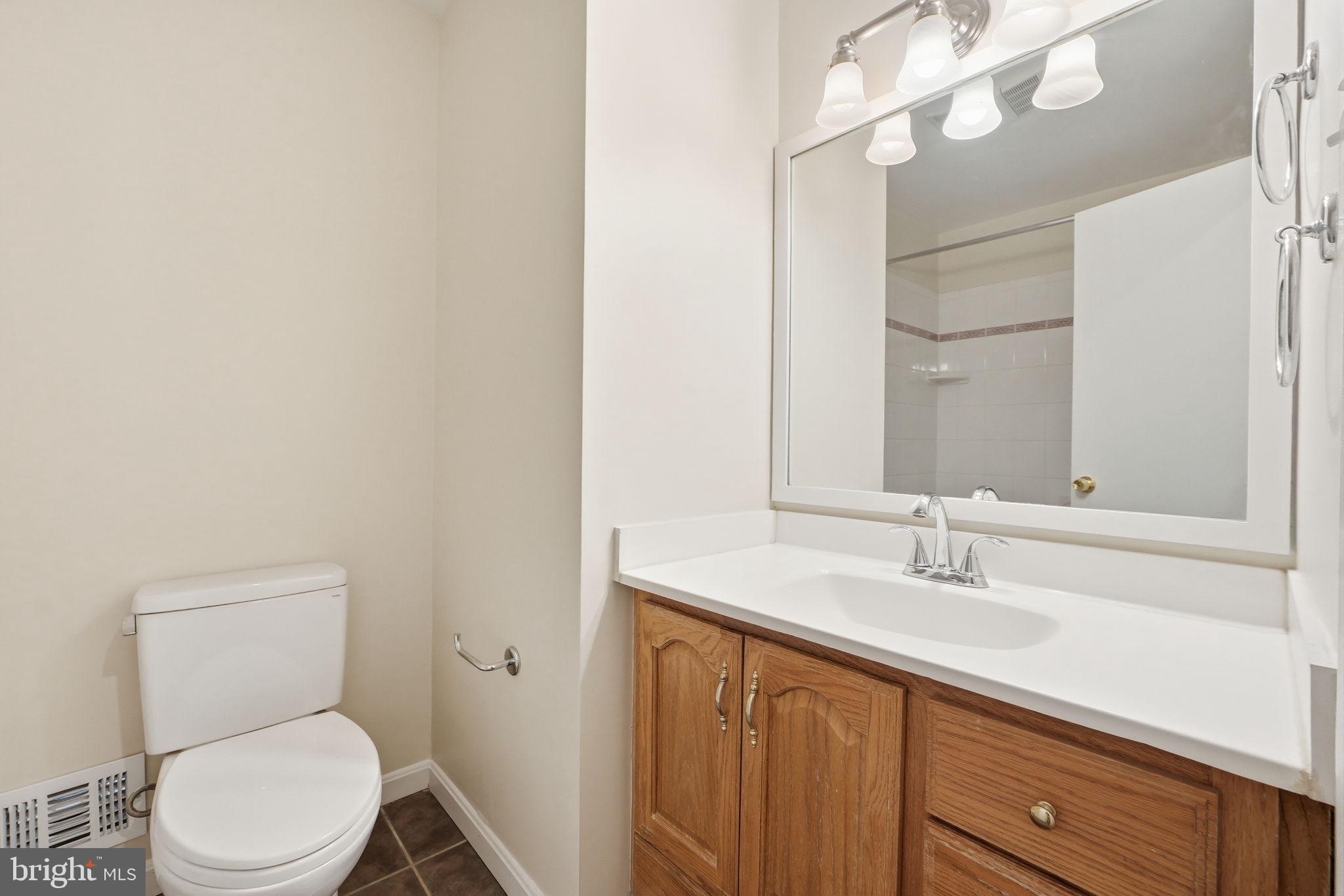 14204 Piccadilly Road Silver Spring, MD 20906 - Photo 23 of 42 Bathroom #2