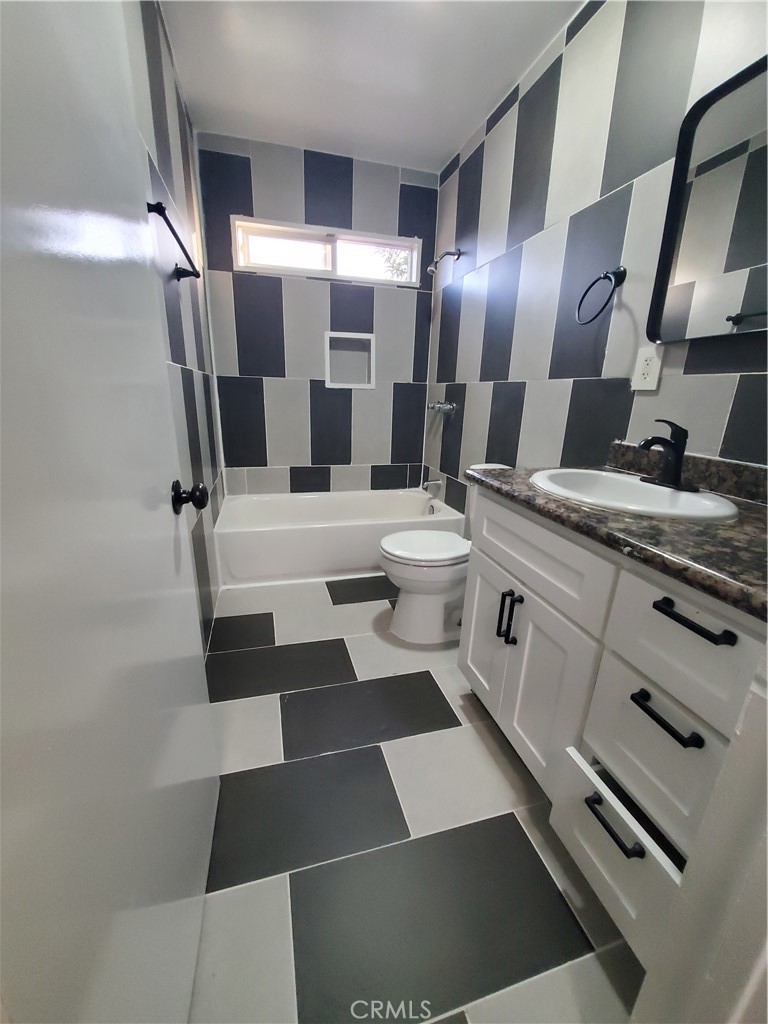 1925 East 130th Street Compton, CA 90222 - Photo 16 of 22 full bath