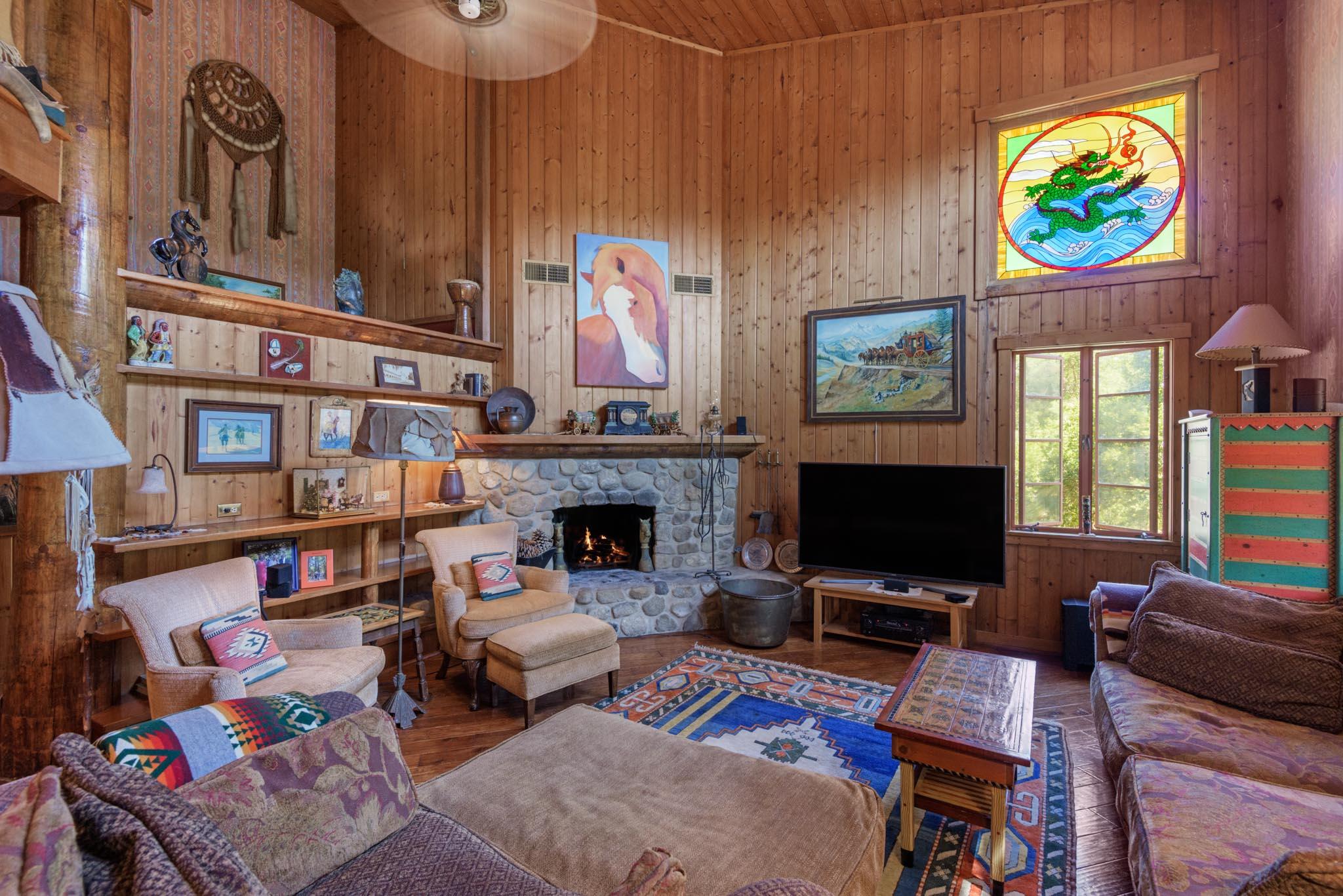 2016 Foothill Road Santa Barbara, CA 93105 - Photo 13 of 36 Family Room