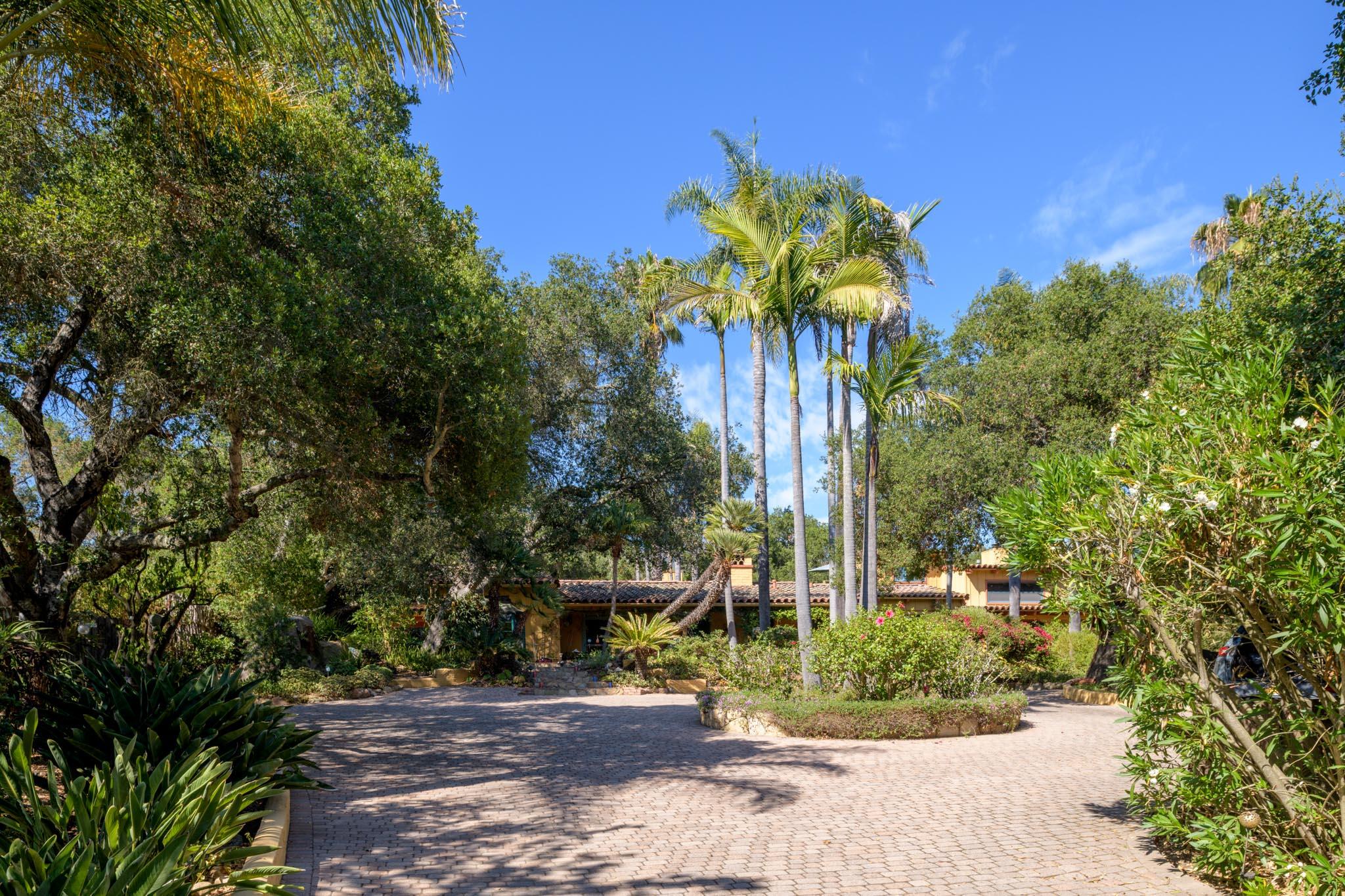 2016 Foothill Road Santa Barbara, CA 93105 - Photo 33 of 36 Driveway