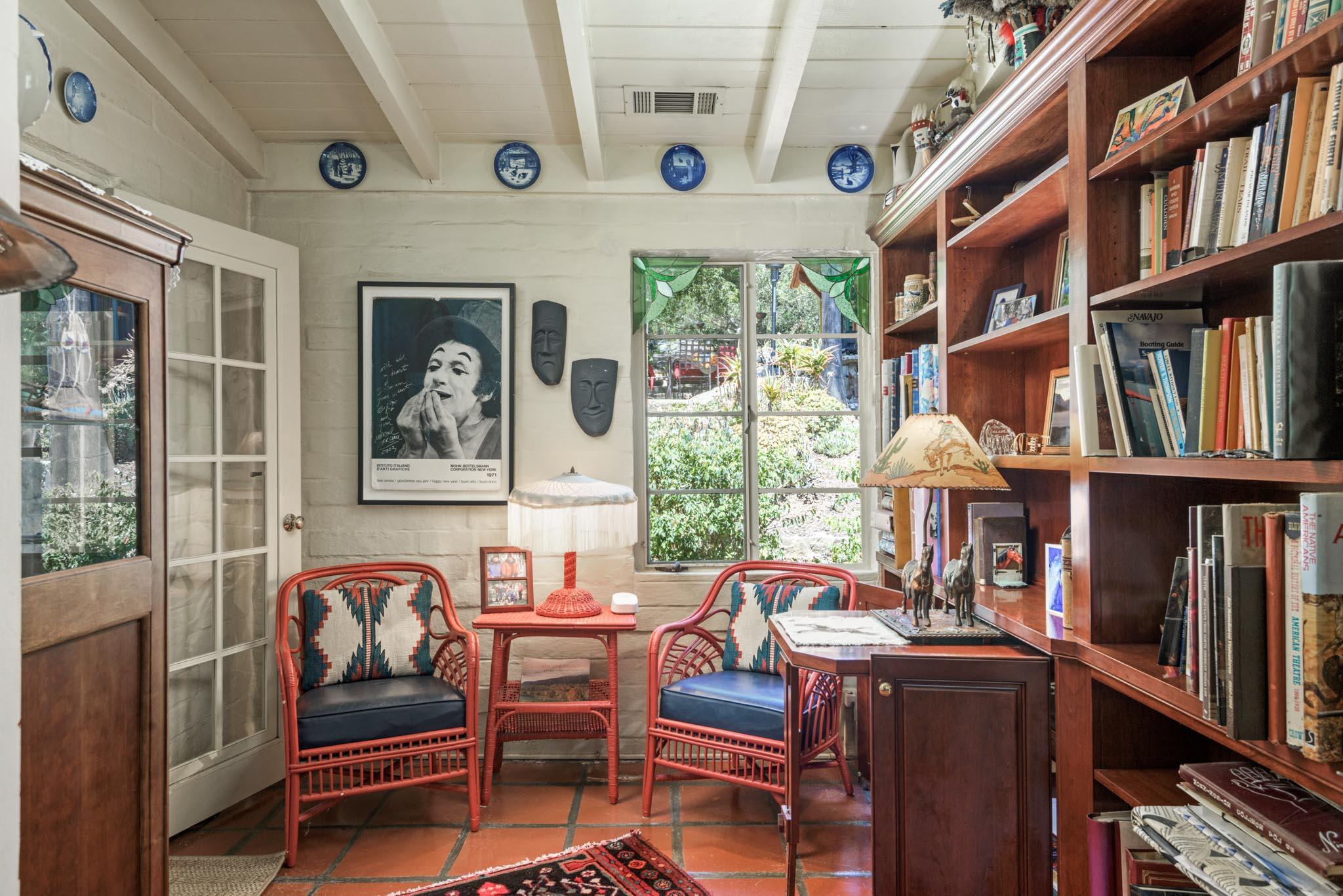 2016 Foothill Road Santa Barbara, CA 93105 - Photo 9 of 36 Library