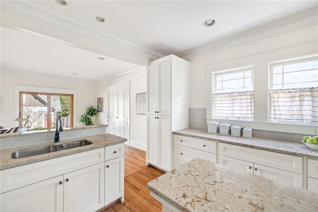 221 Oak Lane Decatur, GA 30030 - Photo 9 of 30