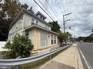 a house view with a outdoor space