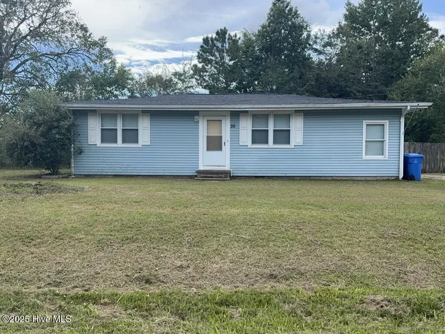 $1,200 | 30 East Drive, Jacksonville, NC 28546