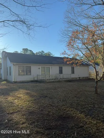 $1,200 | 30 East Drive, Jacksonville, NC 28546