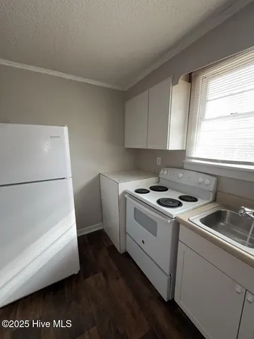 $1,200 | 30 East Drive, Jacksonville, NC 28546