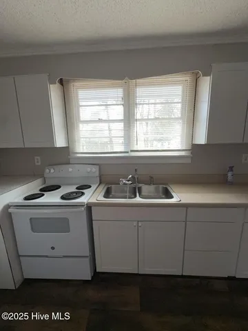 $1,200 | 30 East Drive, Jacksonville, NC 28546