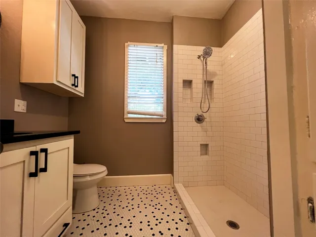 $1,675 | 810 Cecelia Street, Taylor, TX 76574