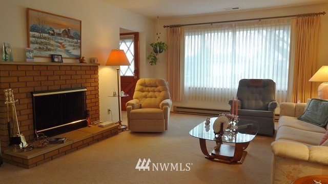 3230 Maple Street Longview, WA 98632 - Photo 2 of 17 Gallery Image 2