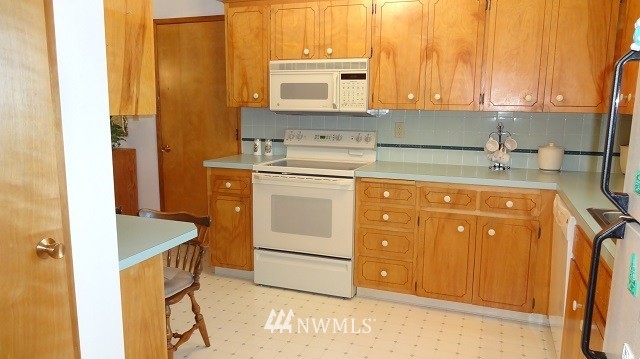 3230 Maple Street Longview, WA 98632 - Photo 5 of 17 Gallery Image 5