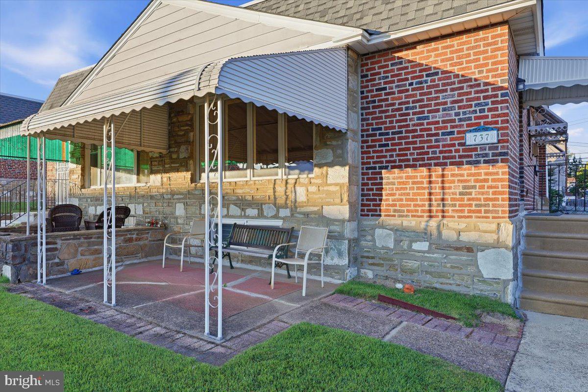 737 Colebrook Road Philadelphia, PA 19115 - Photo 3 of 33 Exterior Front