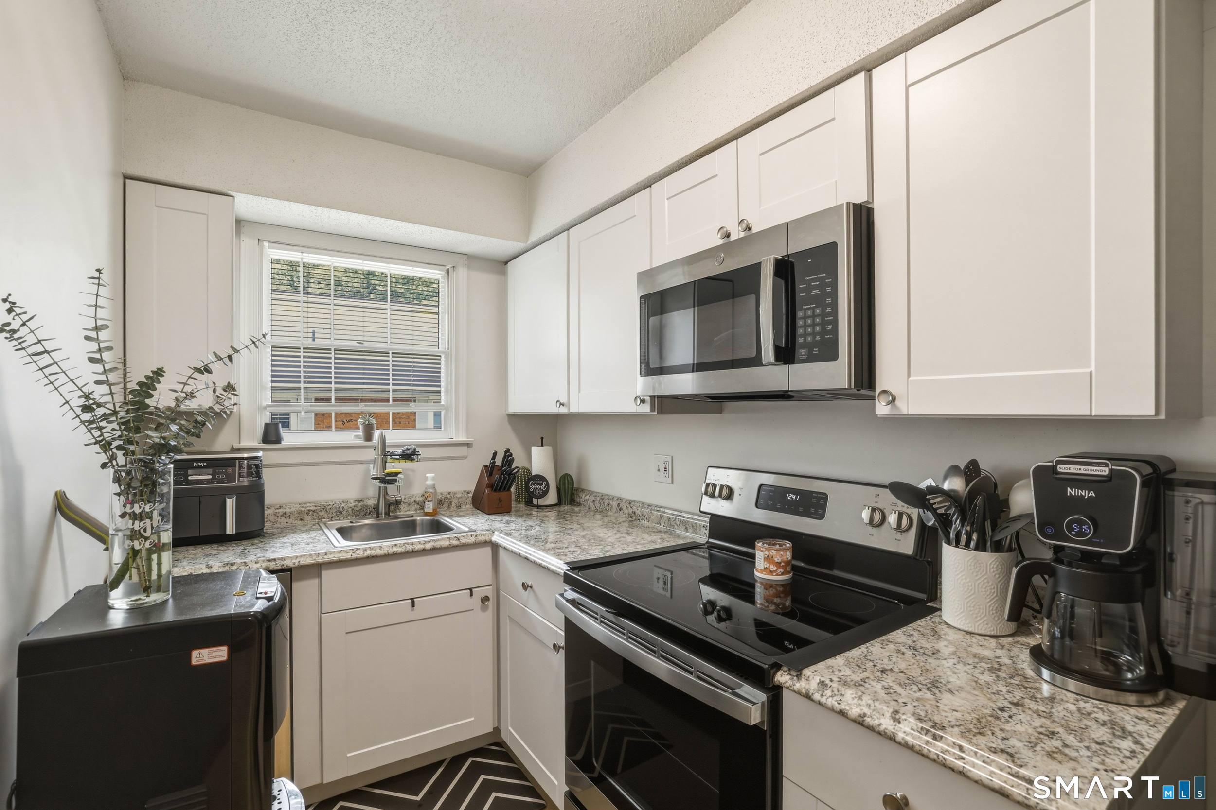 8 Concorde Way, Unit B5 Windsor Locks, CT 06096 - Photo 12 of 19