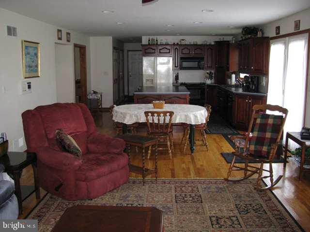 211 South Middlesex Road Carlisle, PA 17015 - Photo 9 of 12 Gallery Image 9