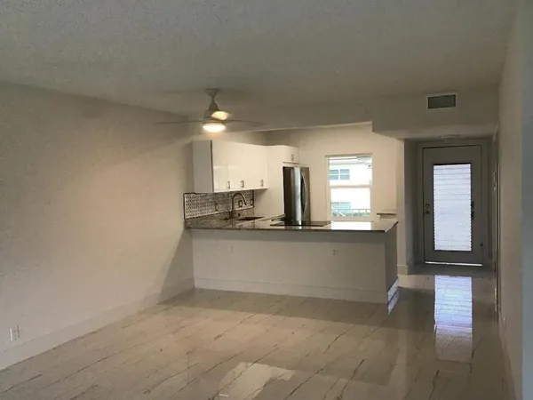 $1,700 | 7600 Northwest 4th Place, Unit 207, Margate, FL 33063