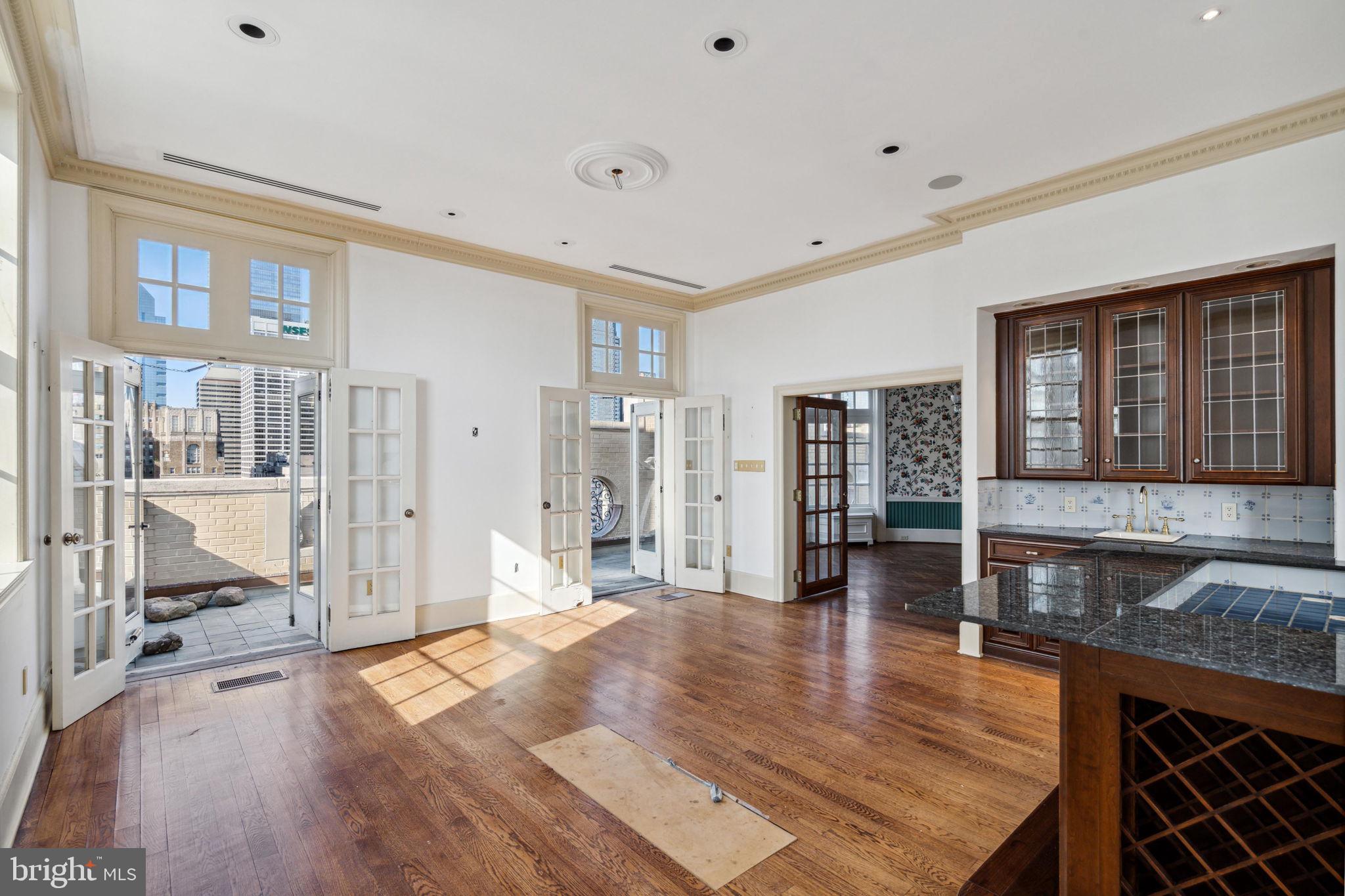 1900 Rittenhouse Square, Unit PH Philadelphia, PA 19103 - Photo 12 of 66 Kitchen / Family Room Area