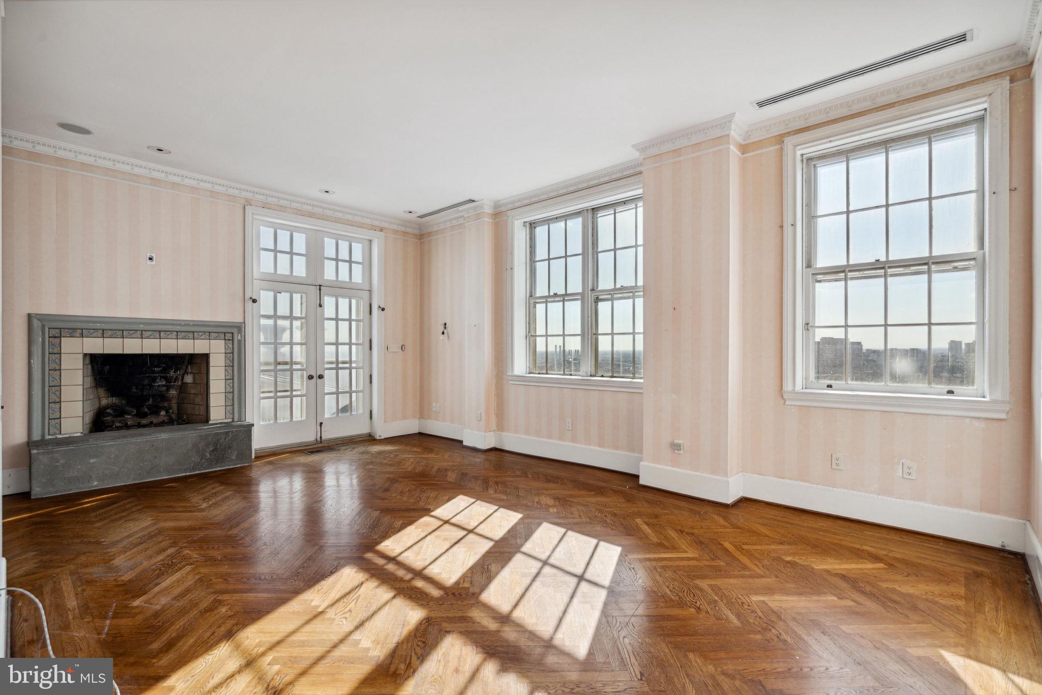 1900 Rittenhouse Square, Unit PH Philadelphia, PA 19103 - Photo 27 of 66 Owners Suite