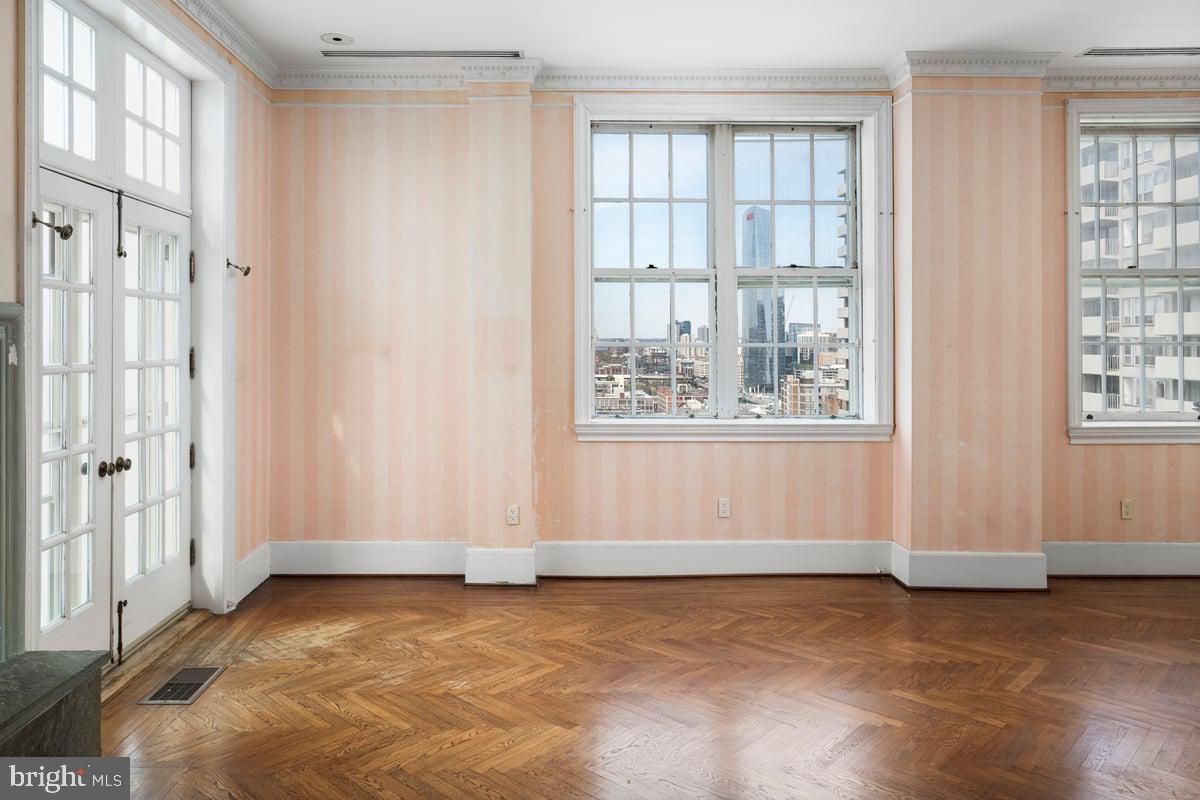 1900 Rittenhouse Square, Unit PH Philadelphia, PA 19103 - Photo 36 of 66 Owners Suite