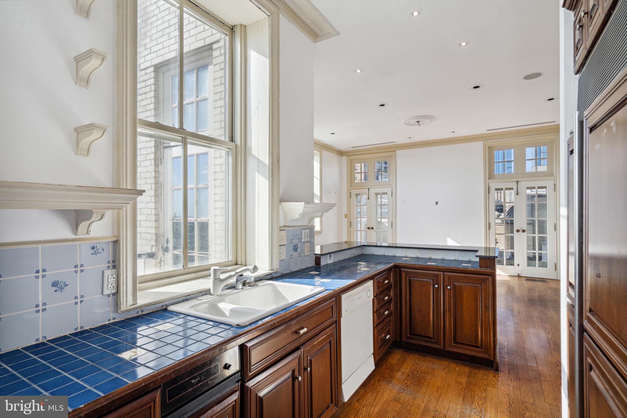 1900 Rittenhouse Square, Unit PH Philadelphia, PA 19103 - Photo 10 of 66 Kitchen