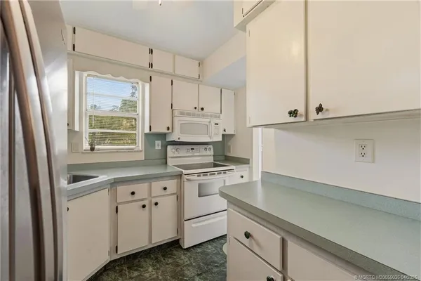 $139,000 | 1941 Southwest Palm City Road, Unit B, Stuart, FL 34994