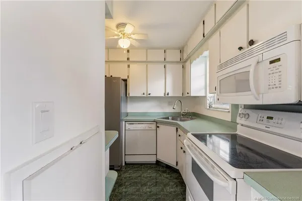 $139,000 | 1941 Southwest Palm City Road, Unit B, Stuart, FL 34994