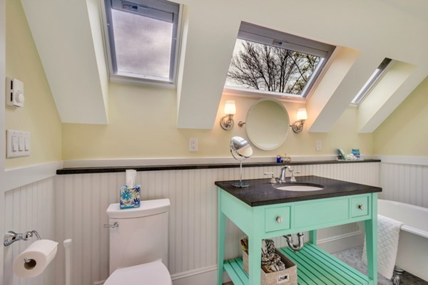 28 Symmes Road Winchester, MA 01890 - Photo 17 of 20