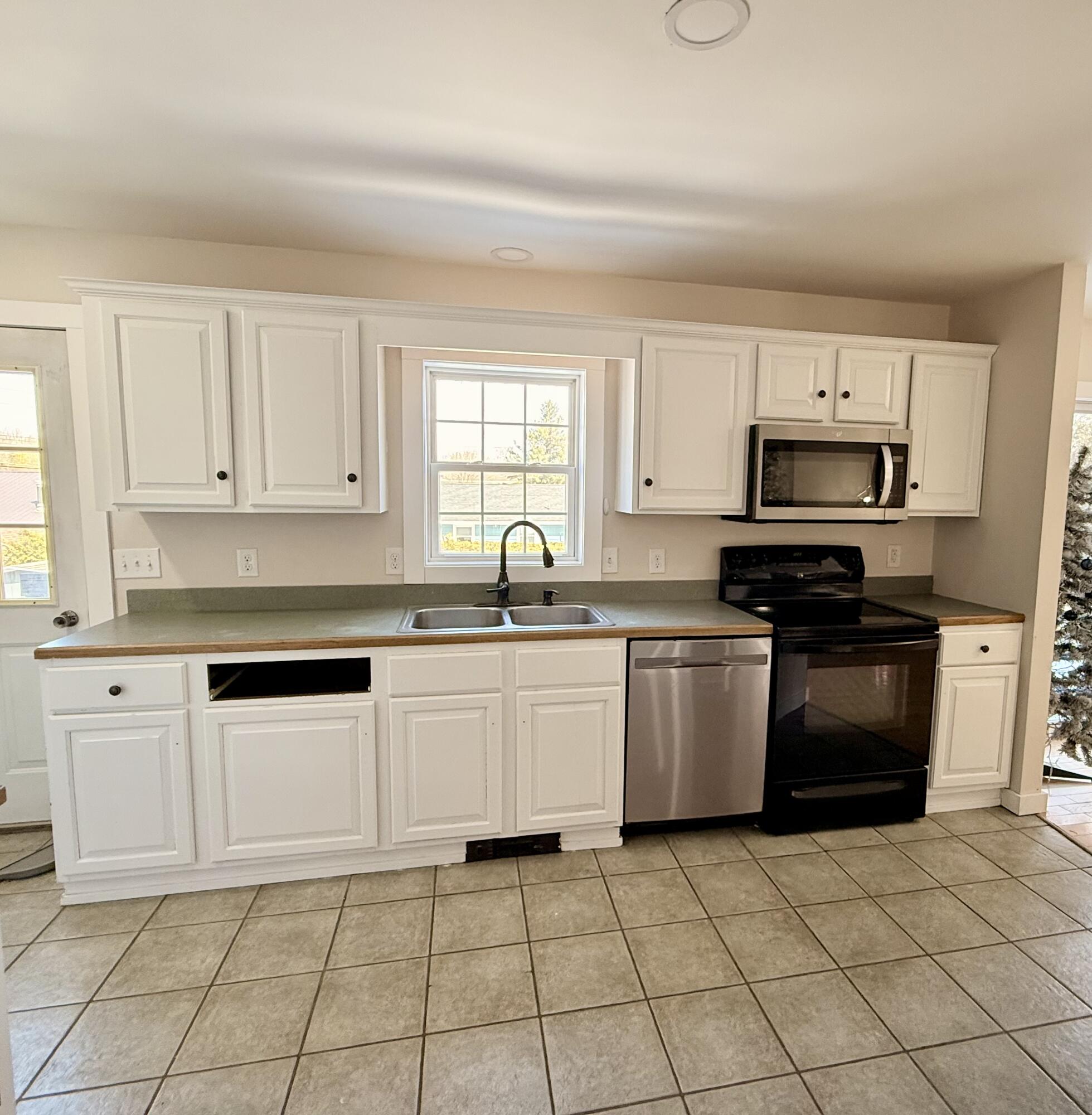 12 Columbus Drive Rouses Point, NY 12979 - Photo 7 of 24 Gallery Image 7