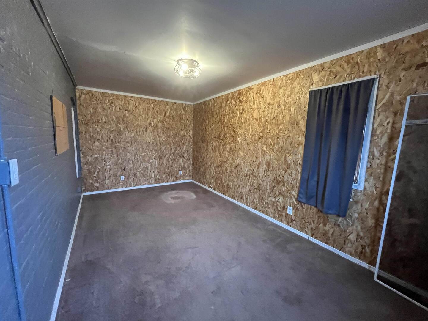 3302 Rockingham Road Davenport, IA 52802 - Photo 14 of 35 a view of an empty room