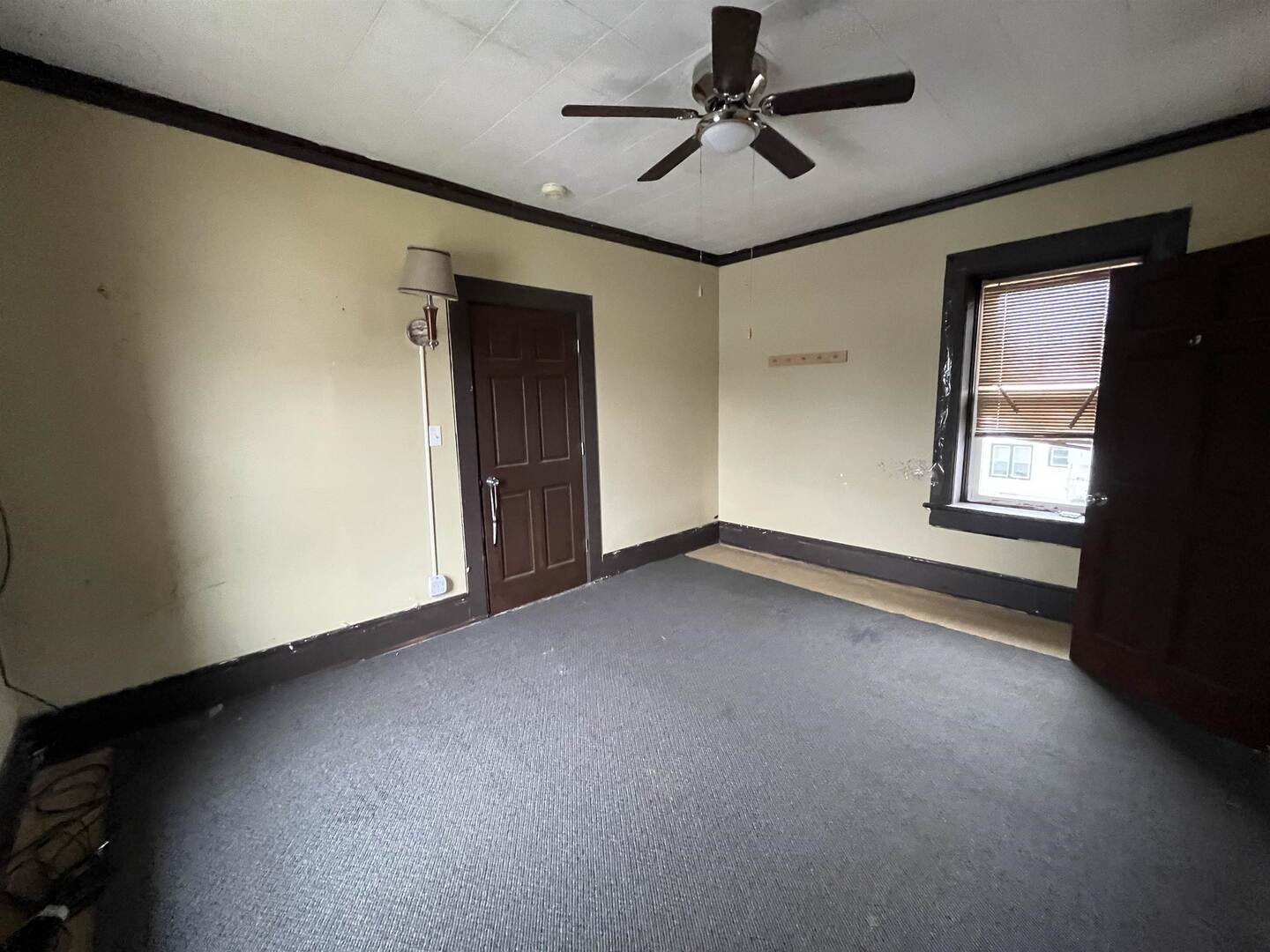 3302 Rockingham Road Davenport, IA 52802 - Photo 24 of 35 a view of empty room with windows