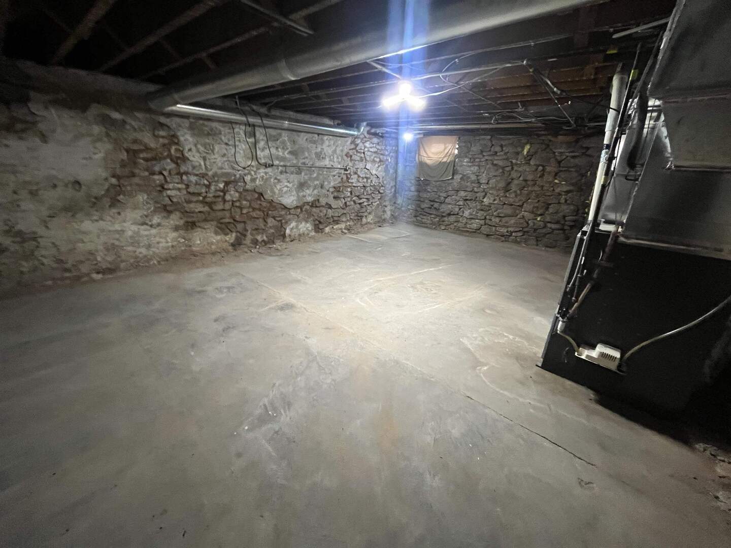3302 Rockingham Road Davenport, IA 52802 - Photo 32 of 35 a view of room