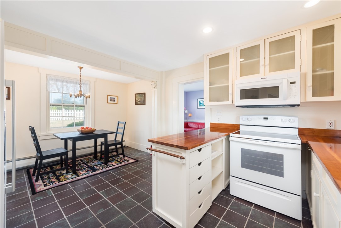 7 Old Ferry Road Bristol, RI 02809 - Photo 11 of 37