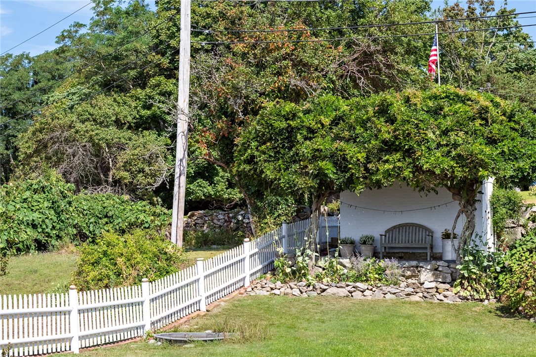 7 Old Ferry Road Bristol, RI 02809 - Photo 26 of 37