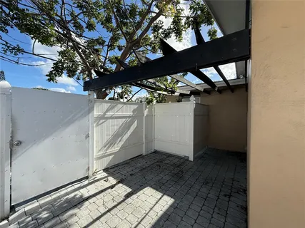 $2,500 | 1441 Miami Road, Unit 1, Fort Lauderdale, FL 33316